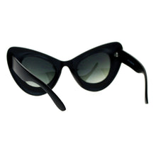 Extra-Never-Ordinary Cat Eye Sunglasses